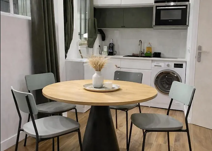 Tour Eiffel Chateau Montparnasse